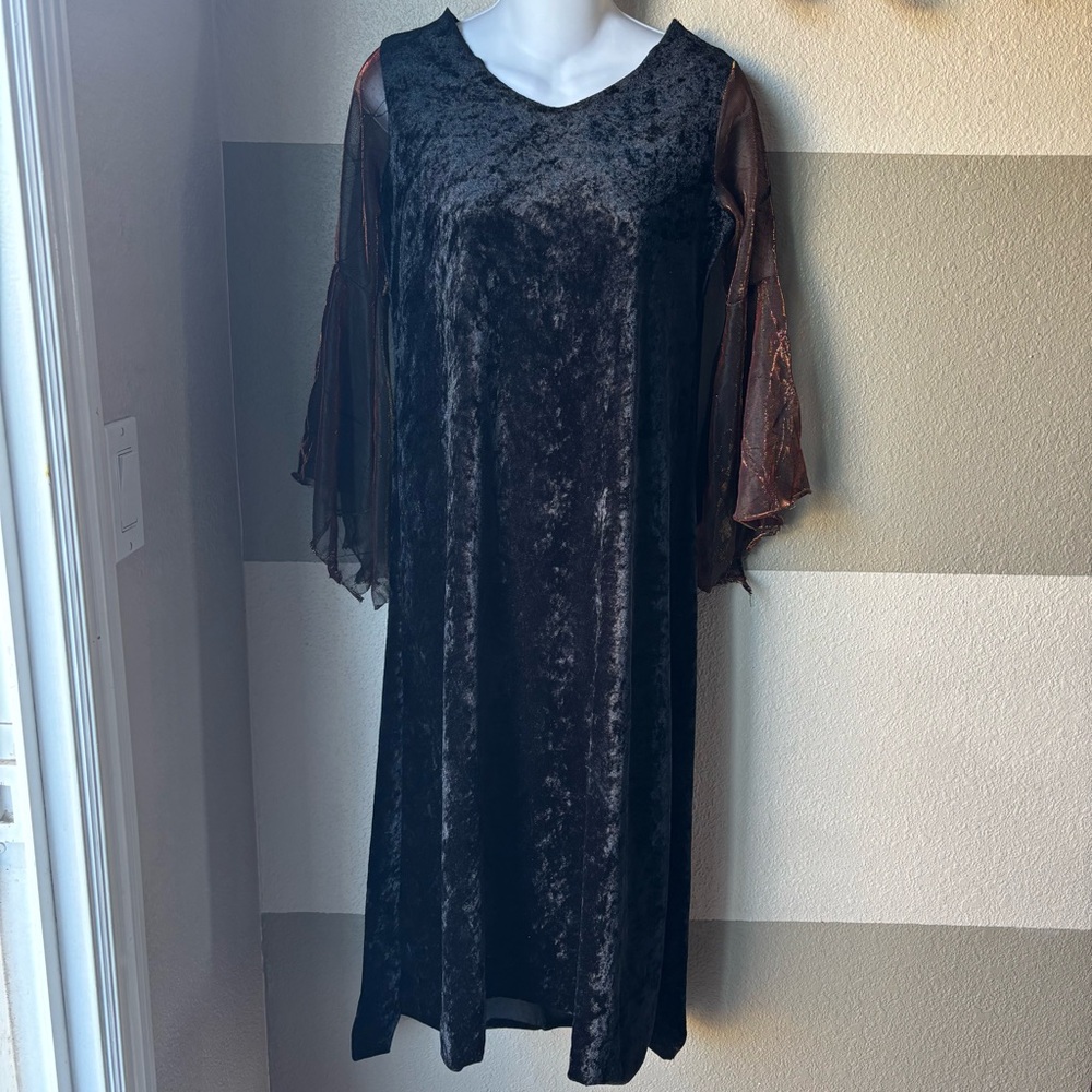 Halloween Women’s Medium Black Crushed Velvet Witch Costume Dress Sheer Sleeves